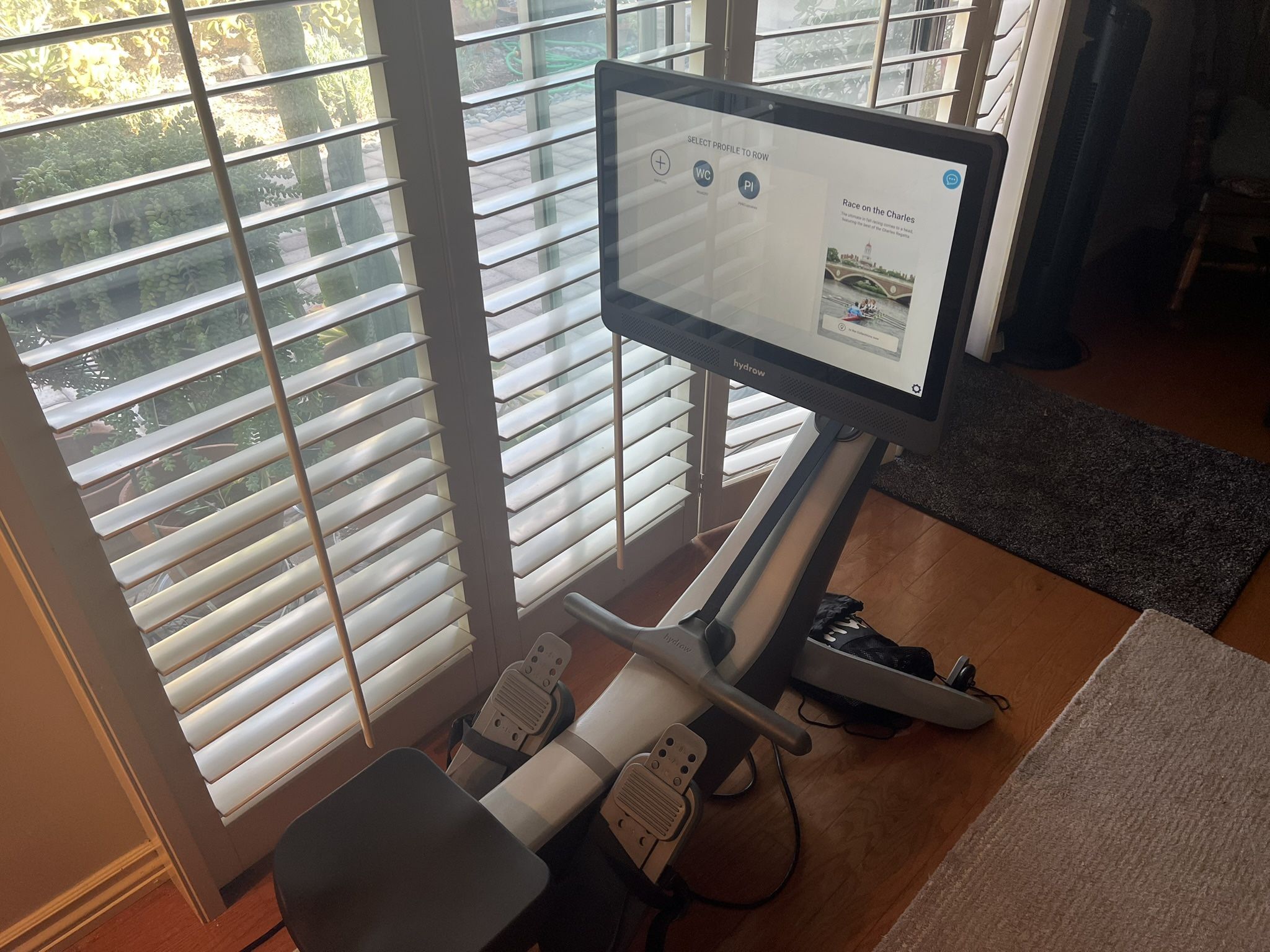Hydro Rowing Machine 22” Screen