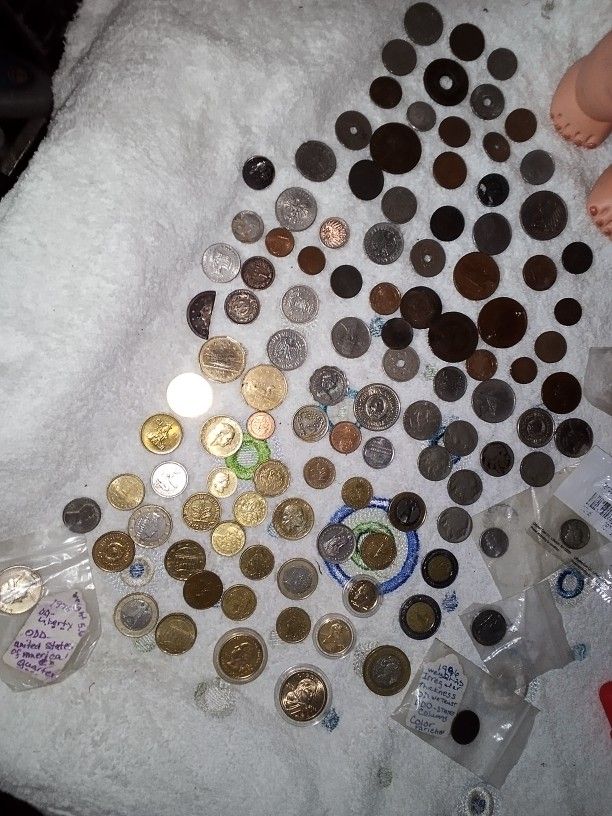 Coins All For One Price . Buffalo Nickels. Mercury Dimes.A Set Of 24k Ep Year 2000. Gold And Silver And Bronze Coins Foreign Coins Date Back 1800s