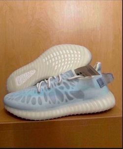 Adidas Yeezy Boost 350 V2 Mono Ice GW2869 Mens Size 11 Brand New