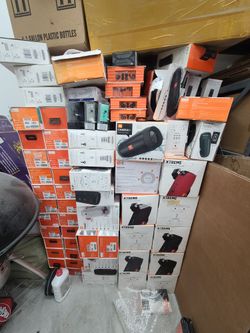 100 Pcs JBL speakers And Headphones READ DESCRIPTION