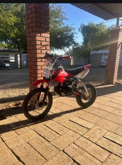 Dirt bike for sale . Super fast!!!!