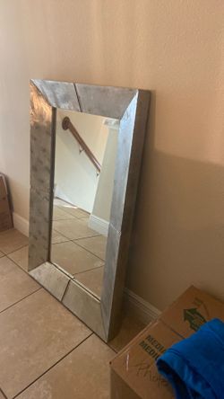 Mirror large will get size