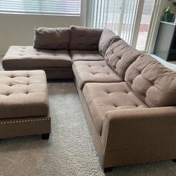 Stylish & Comfy Sectional Sofa + Ottoman