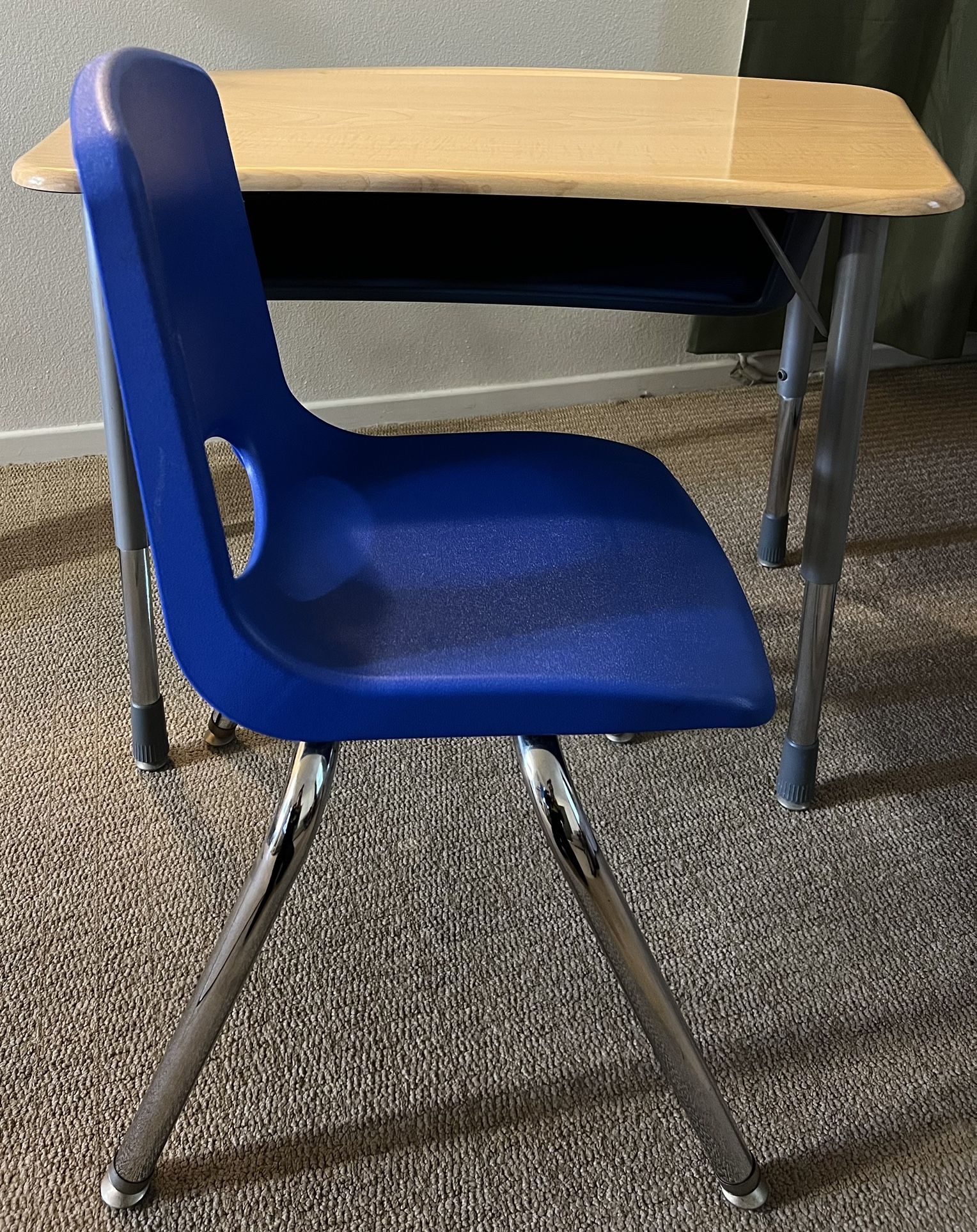 Adjustable School Table And Chair 