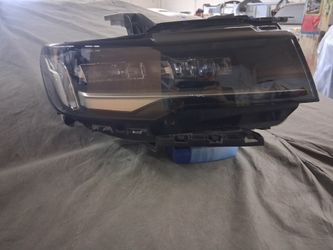 2021 2024 CADILLAC ESCALADE  HEADLIGHT PASSENGER SIDE ASSEMBLY OEM