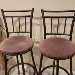 2 bar stools