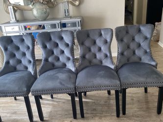 vendo 4 sillas para comedor nuevas $350 