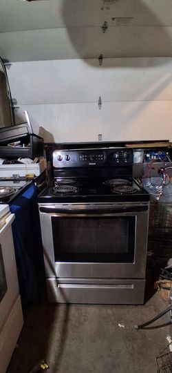 Frigidaire Stainless Range (Stove/Oven) - Can Deliver