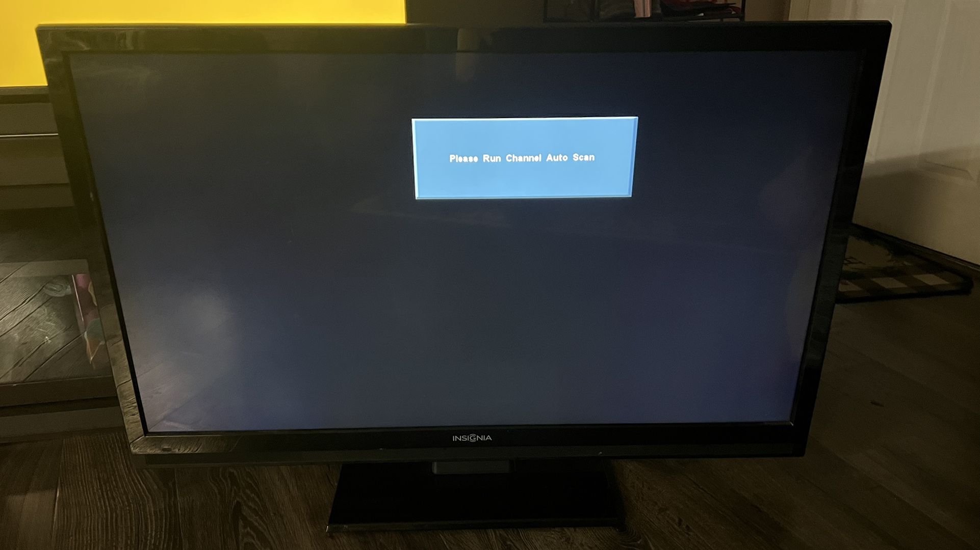 50 Inch Insignia Tv W Remote 