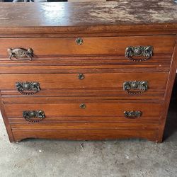 Old Dresser