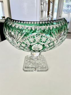 Emerald Green Cut To Glass Gorgeous Pedestal Bowl/ Centerpiece/ Vase. Measurements are In The Photos