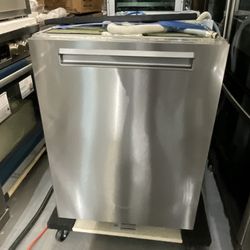 🧼 For Sale: Miele 24” Built-In Dishwasher – Model G7186SCVi SFP – NEW