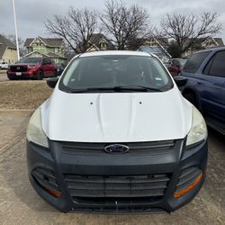 2014 Ford Escape S (Selling As Part)