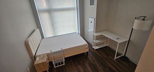 Full size bed