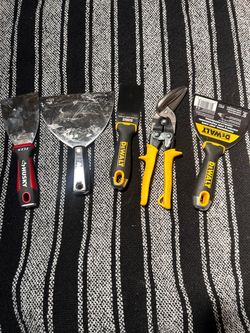 DeWalt and Husky Drywall Tool Set