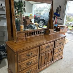 Very Nice Oak Dresser With Mirror