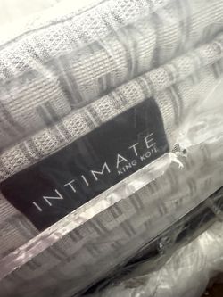 Twin Xl Bed Mattress King Koil Intimate Medium Firm Euro Top Pillow Serta Sealy Stearns & Foster Aireloom Kluft Hotel Collection Purple Tempurpedic 