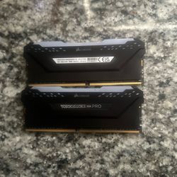 CORSAIR Vengeance RGB PRO DDR4 RAM 32GB (2x16GB) 3200MHz