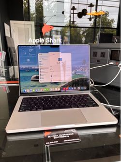 MacBook Pro 14” M1 Pro Chip 16GB Ram 512SSD! 90 Day warranty! We offer financing.