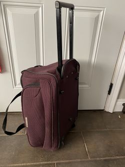 Maleta suitcase $8