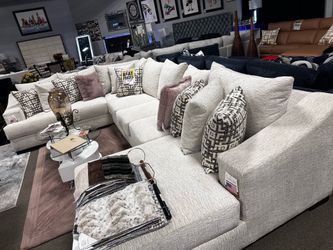 Customizable sectional! Only $49 down 🚨🔥 Easy Financing, No credit needed!
