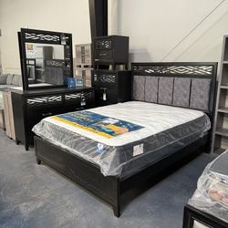 4pc Queen Bed Set