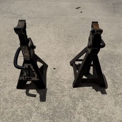 2 Car Jacks/lifts