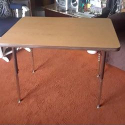 Table With Adjustable Legs In Good Condition Very Sturdy ( 24 x 36 ) 40.