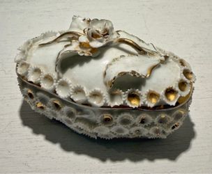 Antique Porcelain Floral Trinket Box – Applied Flowers & Gold Gilt