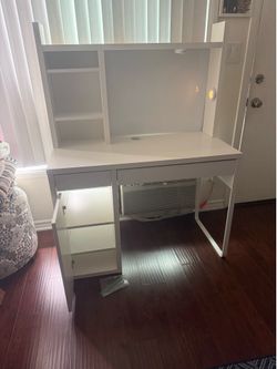 Desk/Vanity Set up