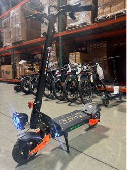 Long-lasting large motor electric scooter