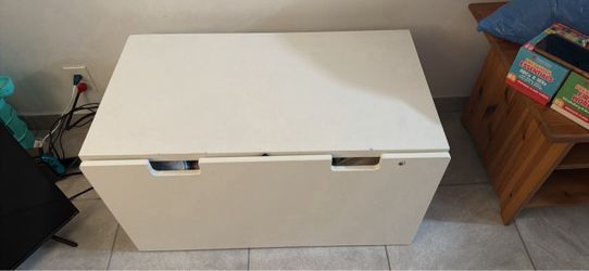 Toy chest