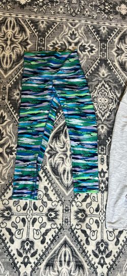 Size small, size 6 Lululemon leggings