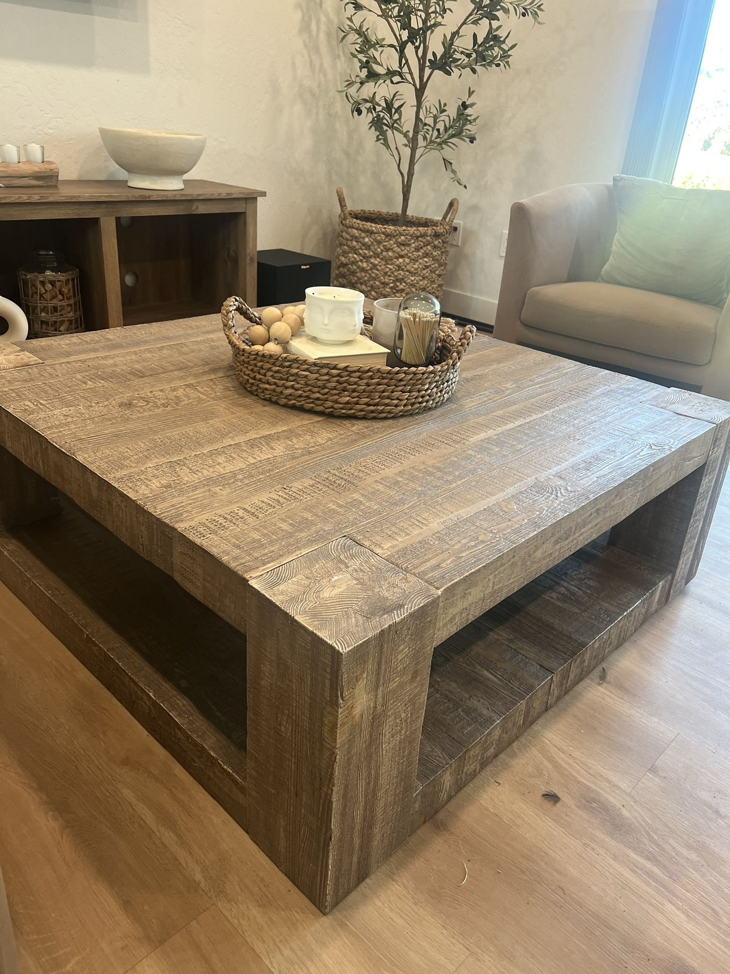 Wood pottery Barn Coffee table