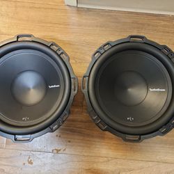 Rokford Fosgate 2x12 P/1  500 Watts Peak 4ohms