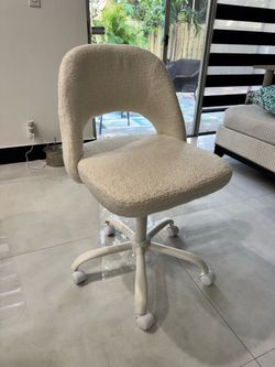 Vanity/ Office Chair (Small-Medium) Fluffy Beige