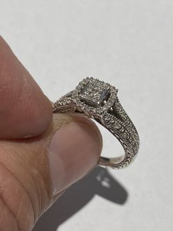 Beautiful Silver Ladies Ring with Diamonds Size 6