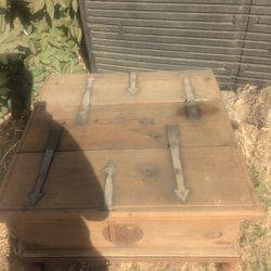 Antique Coffee Table That Opens