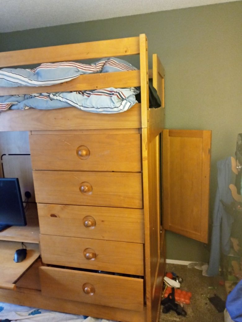 Bunkbed and Desk