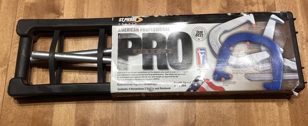 St. Pierre Sports Horseshoe Set. NIB