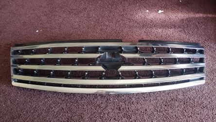 Infiniti M35 front grill, $50