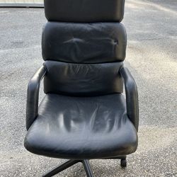 Nicely Padded High Back Office Chair