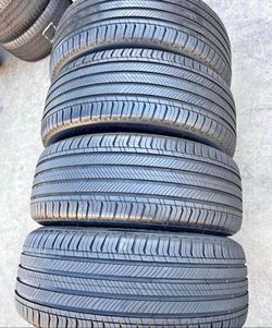 235/45/18 Michelin 📍📍 Vendo un set de llantas con 80% de vida las 4 📍🌟