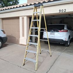 8 Ft Husky Ladder Regular 189 Asking $70 Excellent Condition