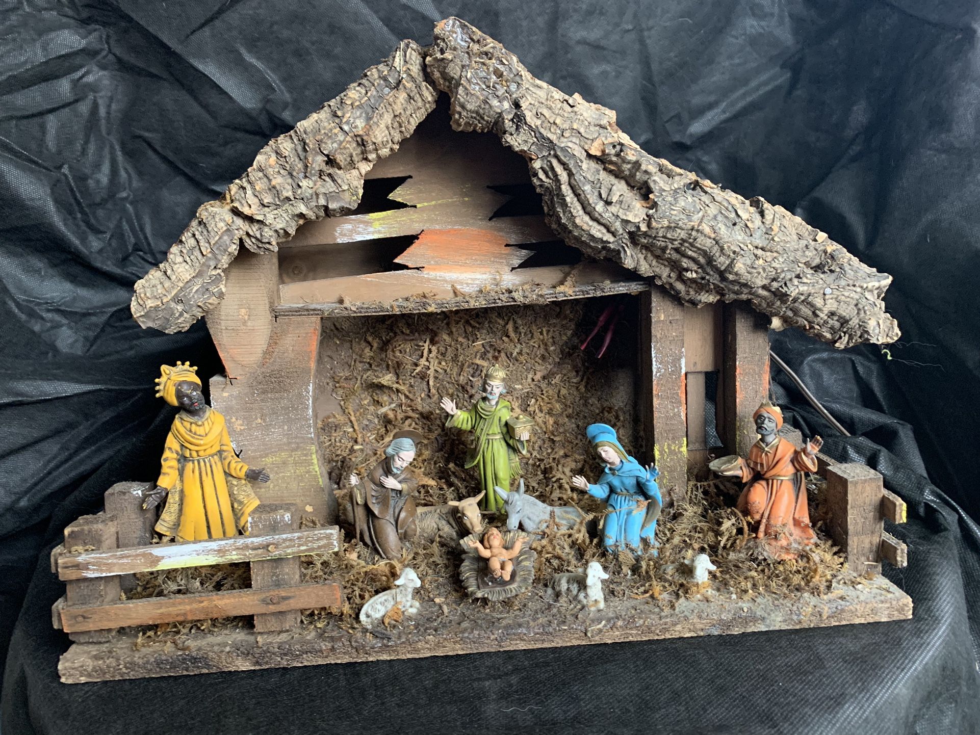 Vintage Nativity Crèche