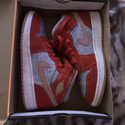 Air Jordan 1 Mid SE Size 4y