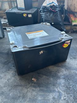 Washer/dryer pedestal