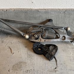 Lexus CT200h Windshield Wiper Motor