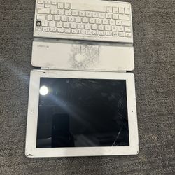 iPad 4: Works Perfect Just Needs The Screen Fixed 