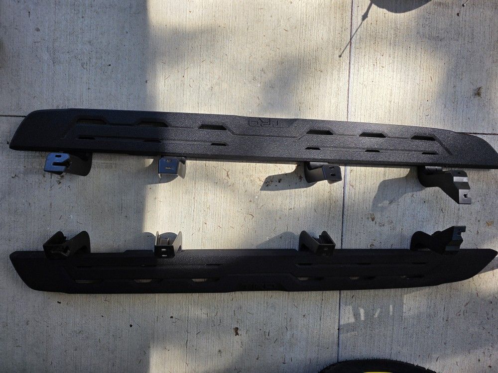 2023-2025 Toyota Sequoia (Tundra) TRD Slider Bar / Running Boars